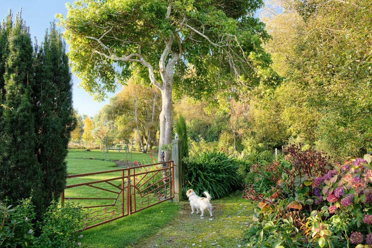 Folster Gardens Bed And Breakfast Invercargill Buitenkant foto